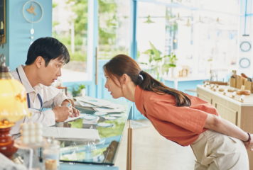 임윤아, 안보현, 주현영, 성동일 주연! <악마가 이사왔다> 개봉 임박! 무대인사로 찾아온다.